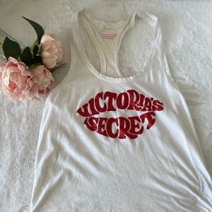 Victoria’s Secret XS White Red 80s Kiss Lips Sparkly Cropped Round Hem Tank